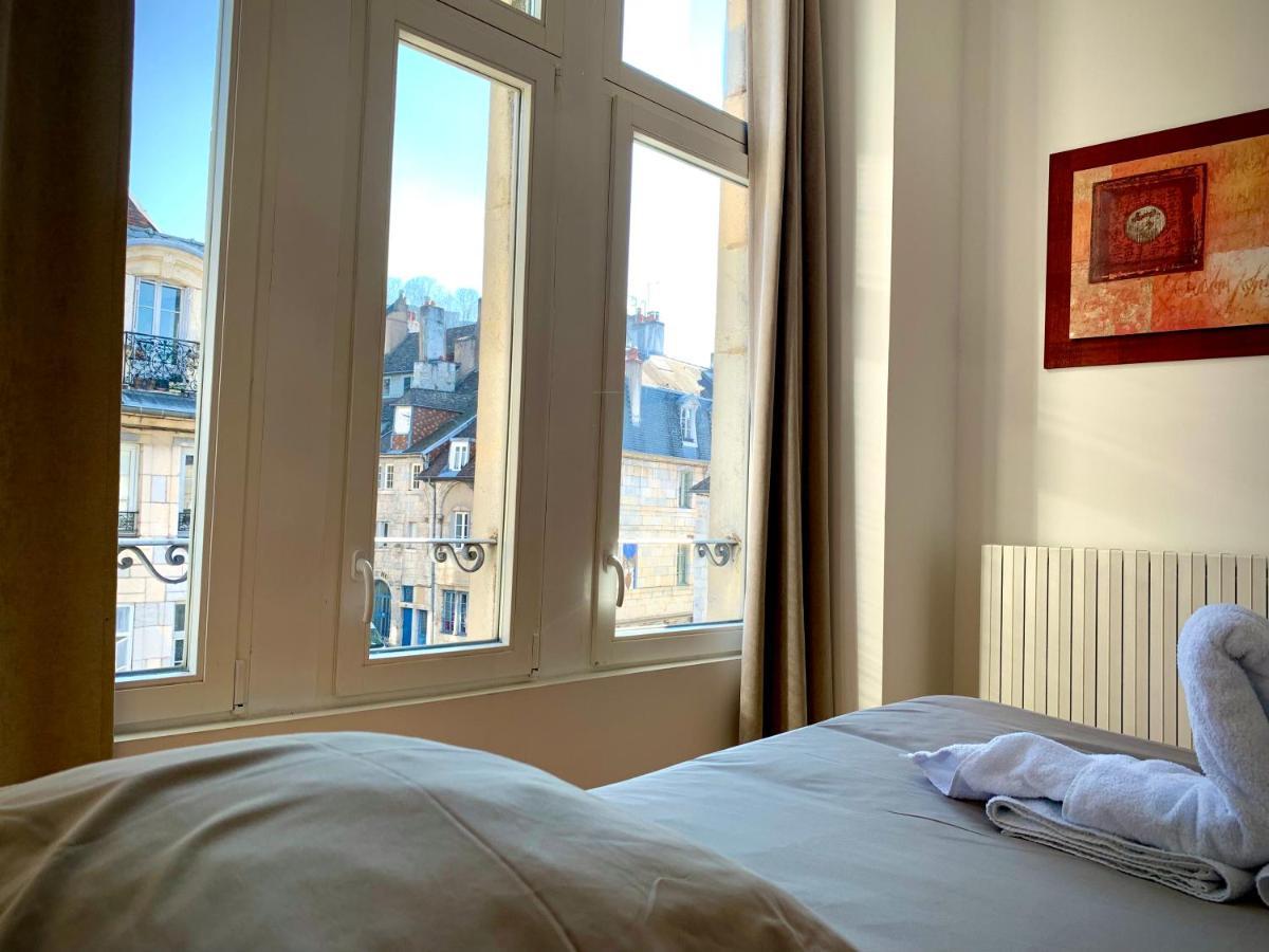 Les Fabuleux Appartements Du Coeur De Ville - Place Victor Hugo بُيزانكون المظهر الخارجي الصورة