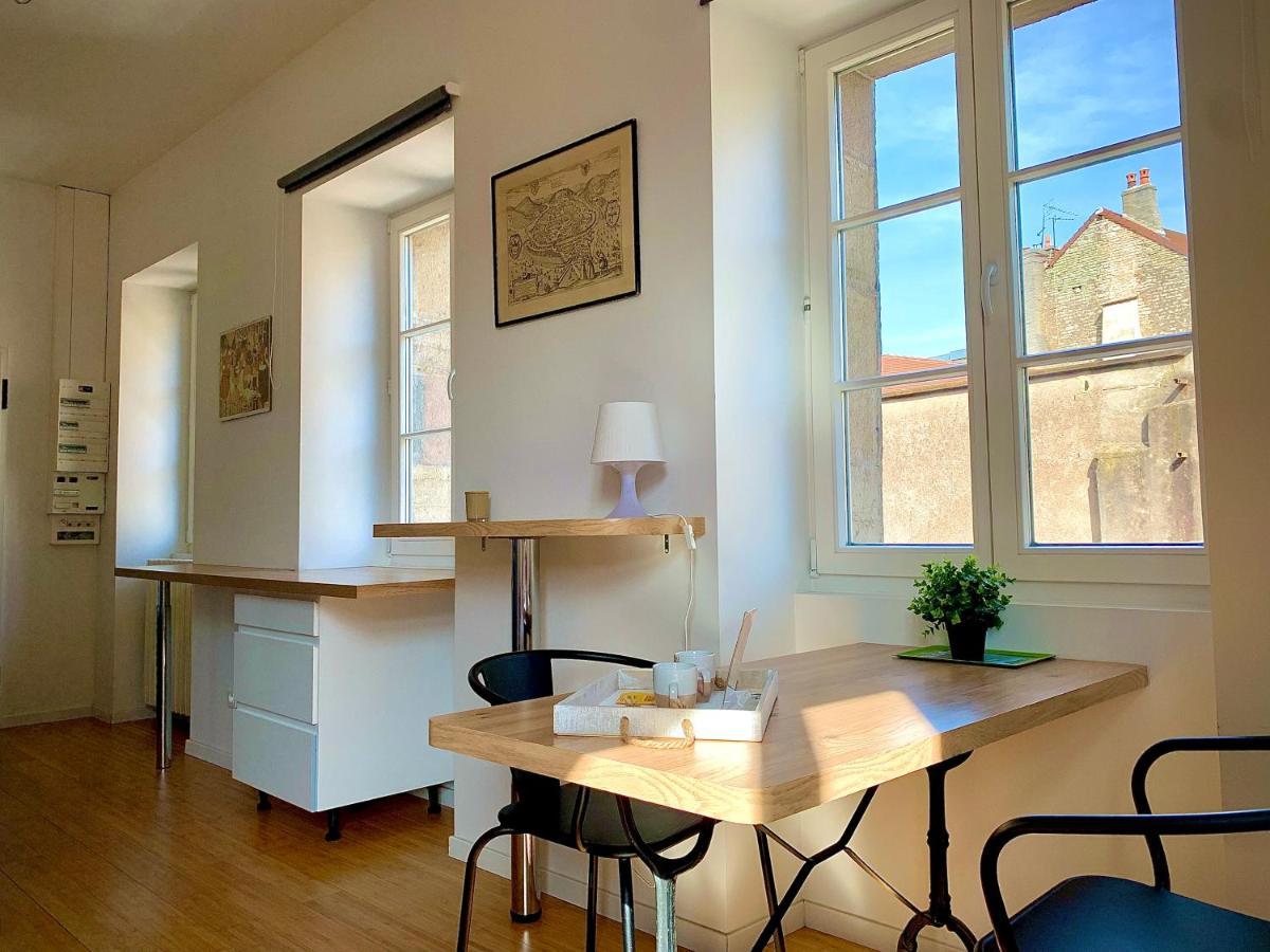Les Fabuleux Appartements Du Coeur De Ville - Place Victor Hugo بُيزانكون المظهر الخارجي الصورة