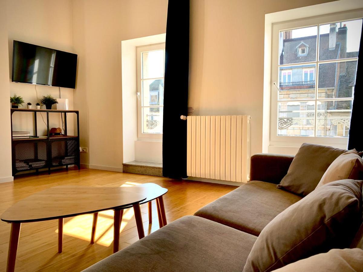 Les Fabuleux Appartements Du Coeur De Ville - Place Victor Hugo بُيزانكون المظهر الخارجي الصورة